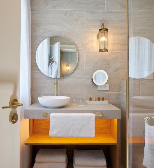 فندق Castel Clara Thalasso & Spa