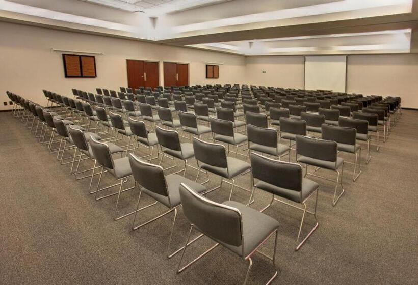 Отель City Express By Marriott Monterrey Norte