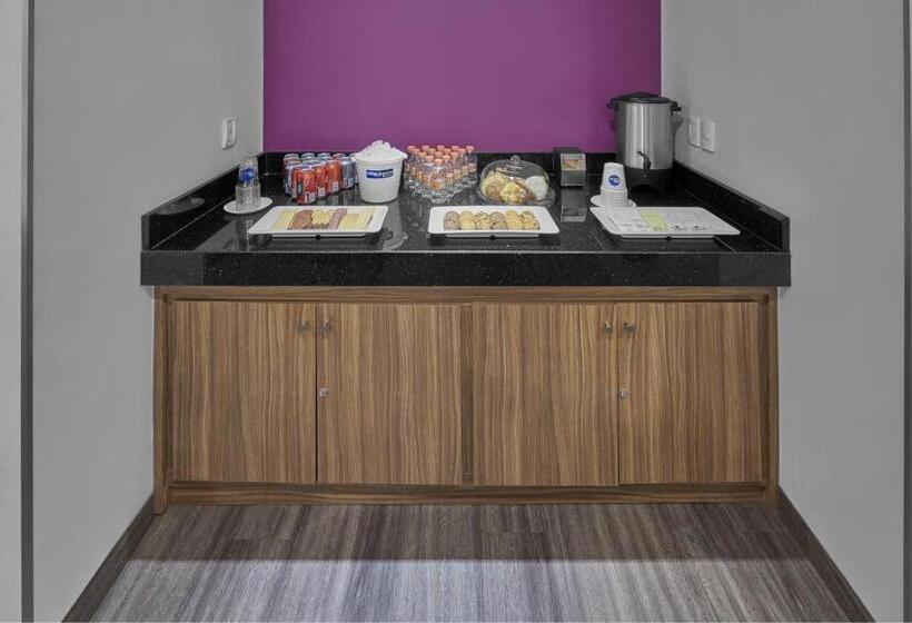 酒店 City Express By Marriott Monterrey Norte