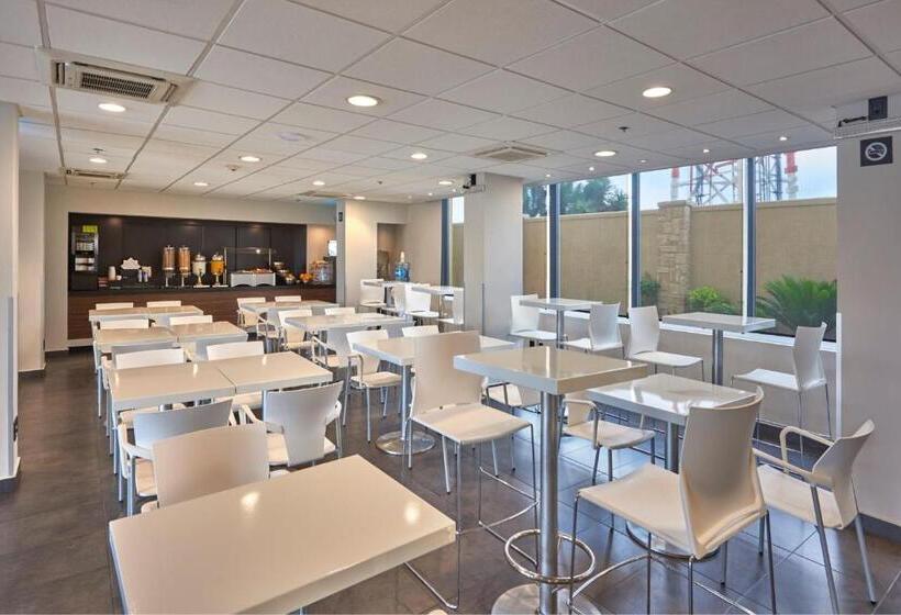 Отель City Express By Marriott Monterrey Norte