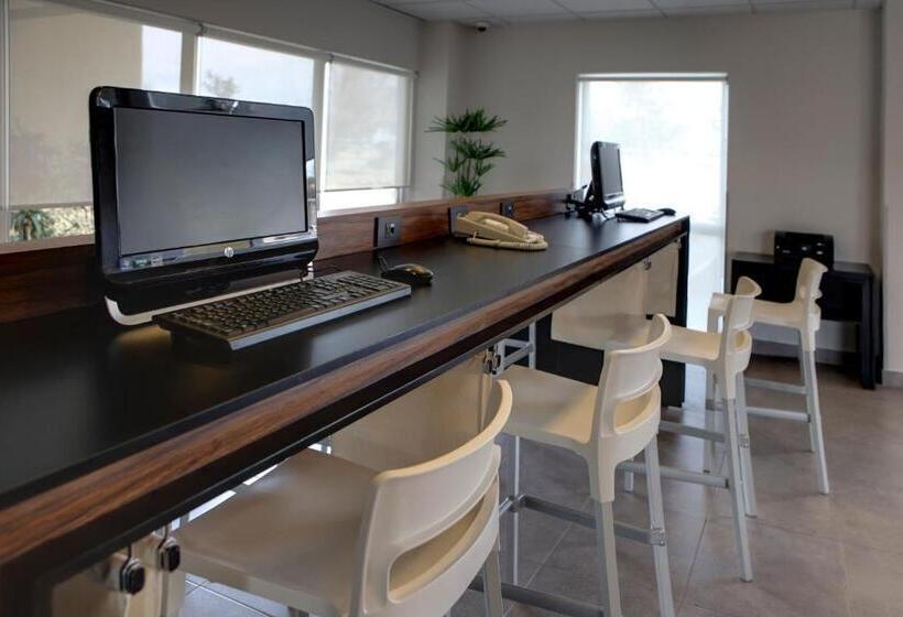 Отель City Express By Marriott Monterrey Norte