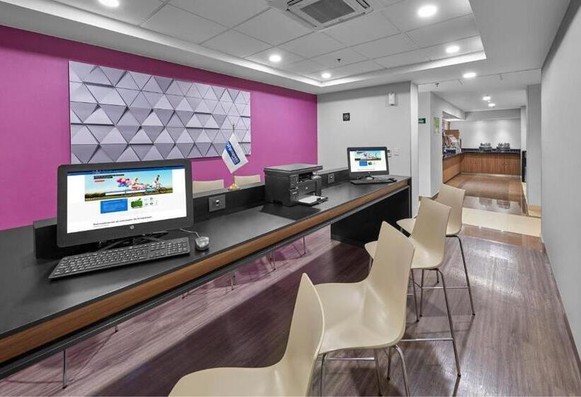 Отель City Express By Marriott Monterrey Norte