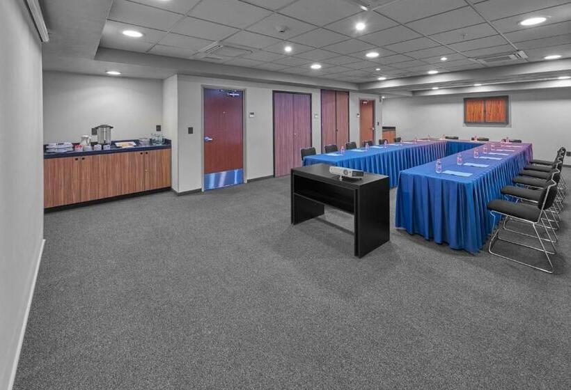 Отель City Express By Marriott Ciudad De México Plaza Central