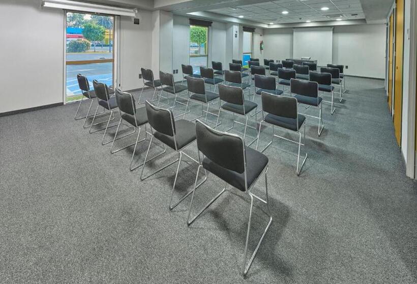 Отель City Express By Marriott Ciudad De México Plaza Central