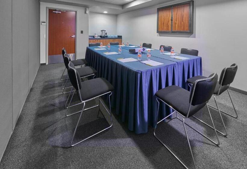 Отель City Express By Marriott Ciudad De México Plaza Central