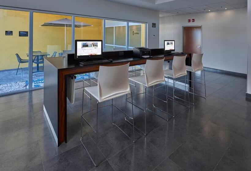 Отель City Express By Marriott Ciudad De México Plaza Central