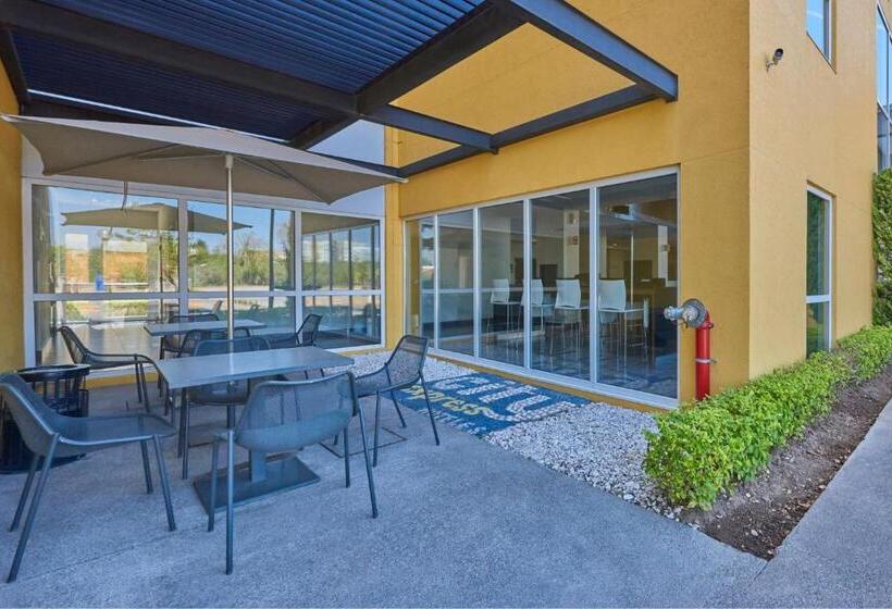 Отель City Express By Marriott Ciudad De México Plaza Central