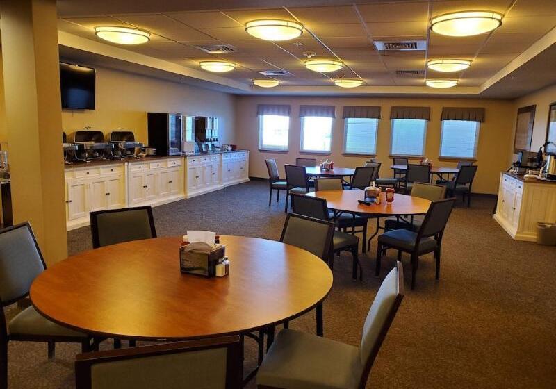 Clarion Hotel & Suites