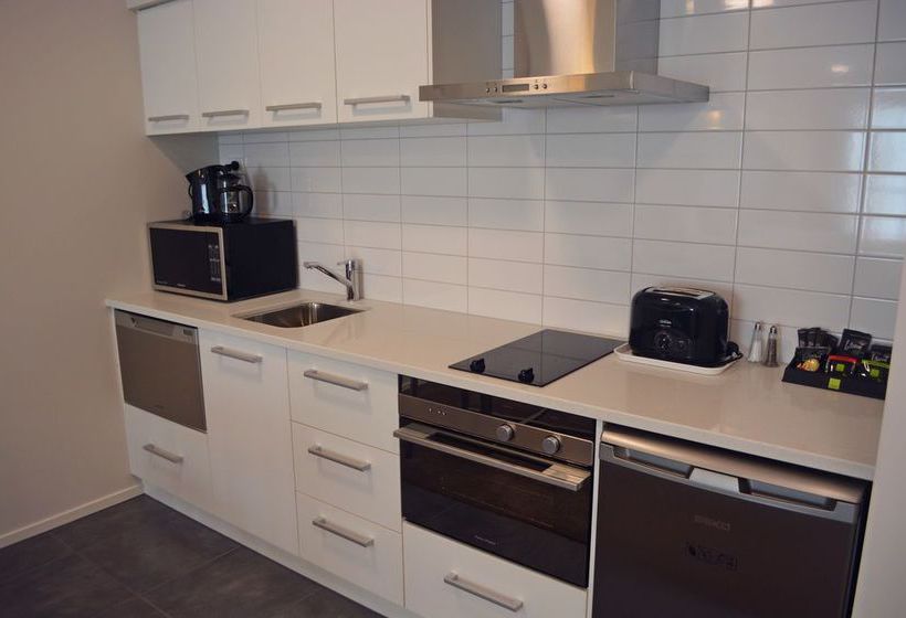 Отель Clarion Suites Ambassador