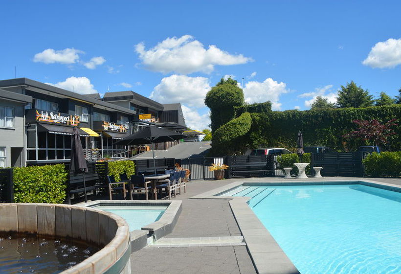 Отель Clarion Suites Ambassador