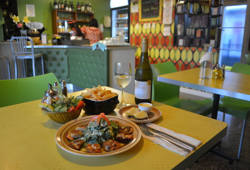 Отель Clarion Suites Ambassador