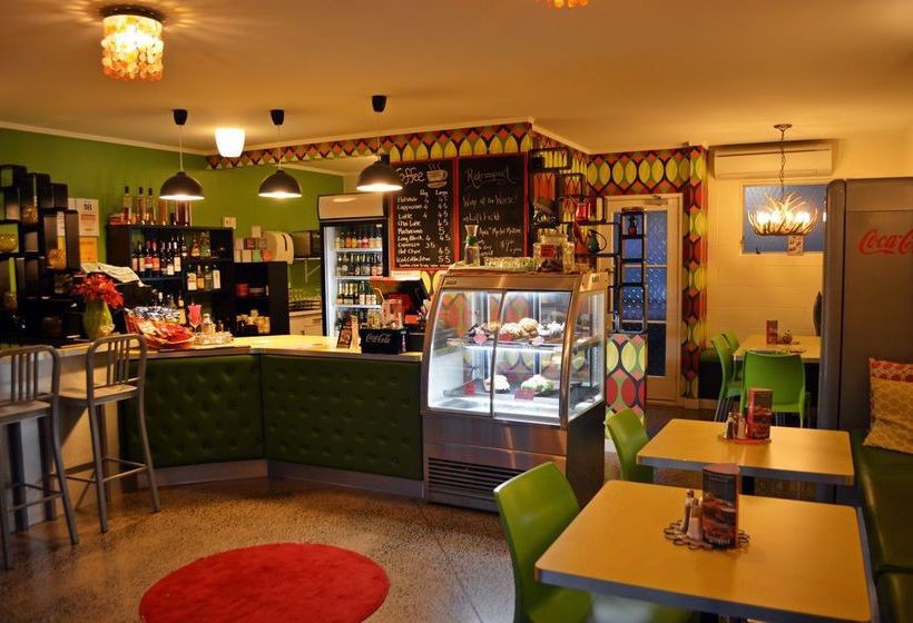 Отель Clarion Suites Ambassador