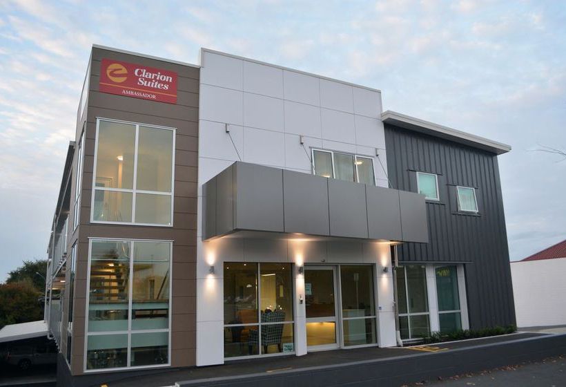 Отель Clarion Suites Ambassador