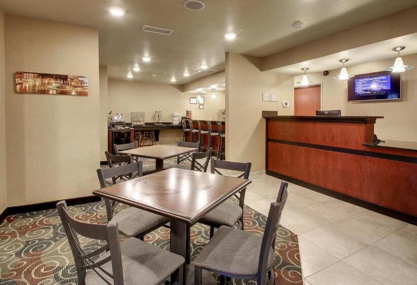 Cobblestone Hotel & Suites   Salem