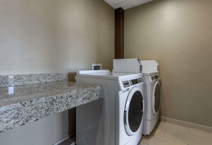 فندق Comfort Suites Bridgeport  Clarksburg