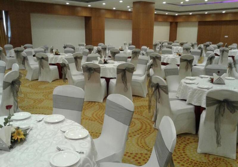 호텔 Country Inn & Suites By Radisson Bathinda