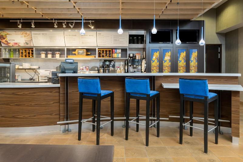 فندق Courtyard By Marriott Asheville Airport