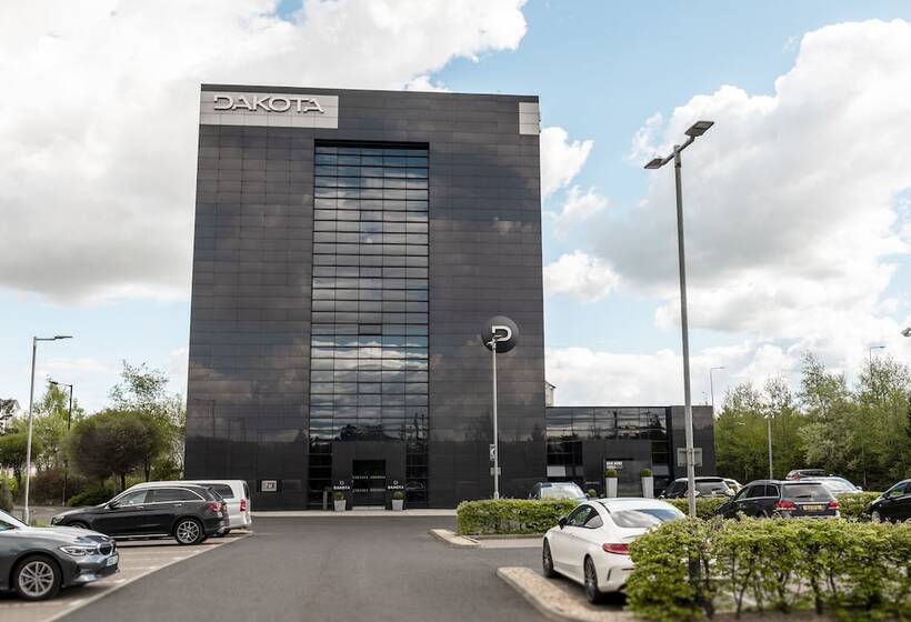 בית מלון כפרי Dakota Edinburgh