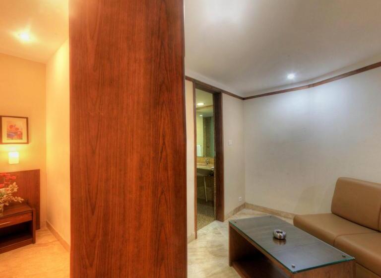 호텔 Deepa Comforts