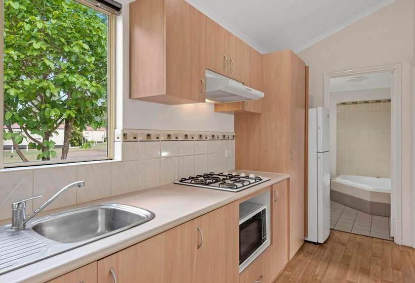 هتل Discovery Parks  Lake Kununurra