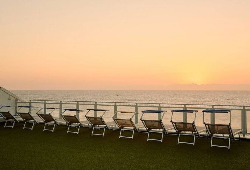 فندق First Group La Montagne