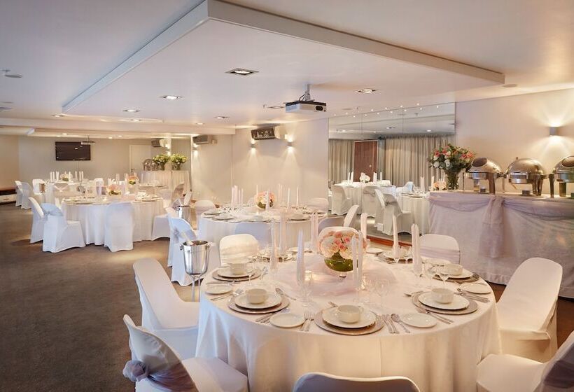 ホテル First Group The Palace Allsuite