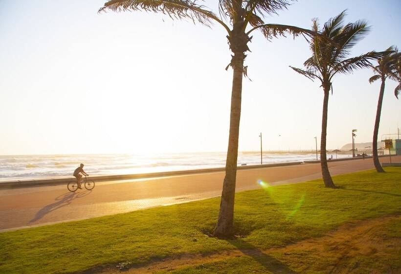 ホテル First Group The Palace Allsuite