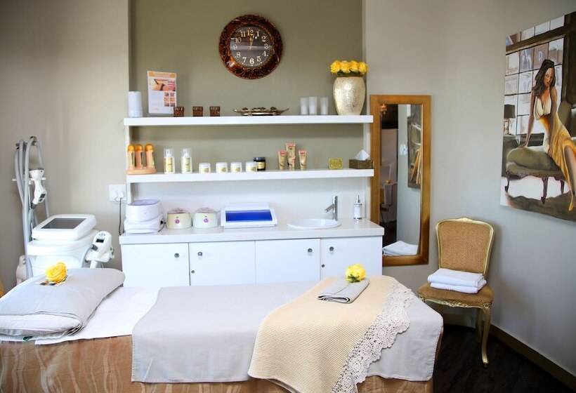 ホテル First Group The Palace Allsuite