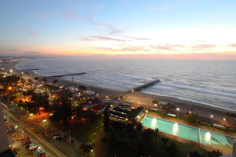 בית מלון כפרי First Group The Palace Allsuite