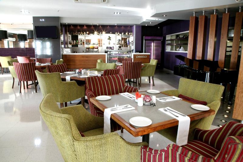 בית מלון כפרי First Group The Palace Allsuite