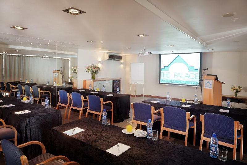 ホテル First Group The Palace Allsuite