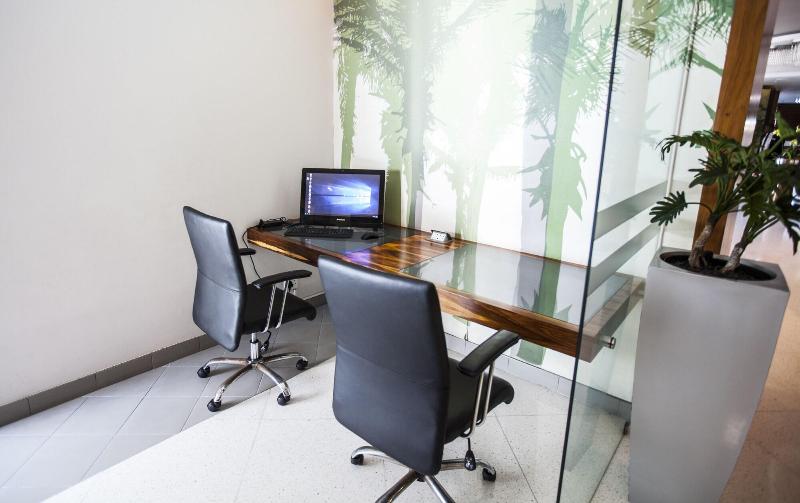 בית מלון כפרי First Group The Palace Allsuite