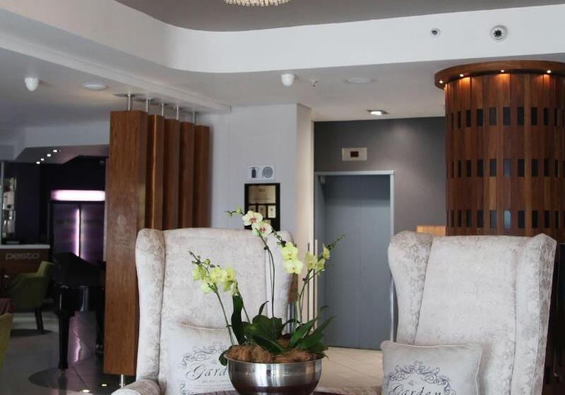 ホテル First Group The Palace Allsuite