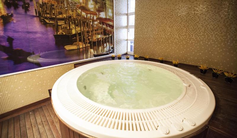 ホテル First Group The Palace Allsuite