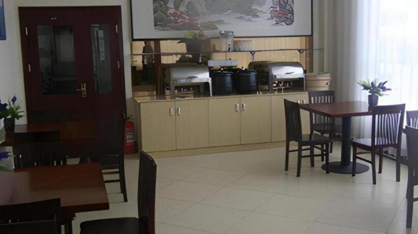 בית מלון כפרי Greentree Inn Heze Railway Station