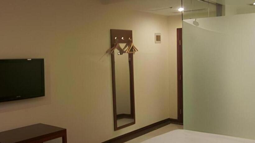 בית מלון כפרי Greentree Inn Heze Railway Station