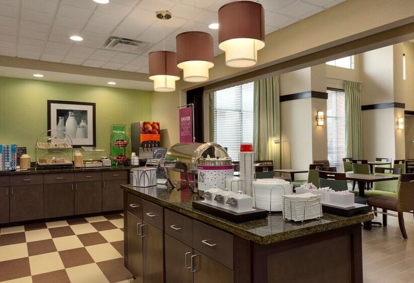 בית מלון כפרי Hampton Inn & Suites Parkersburg Downtown