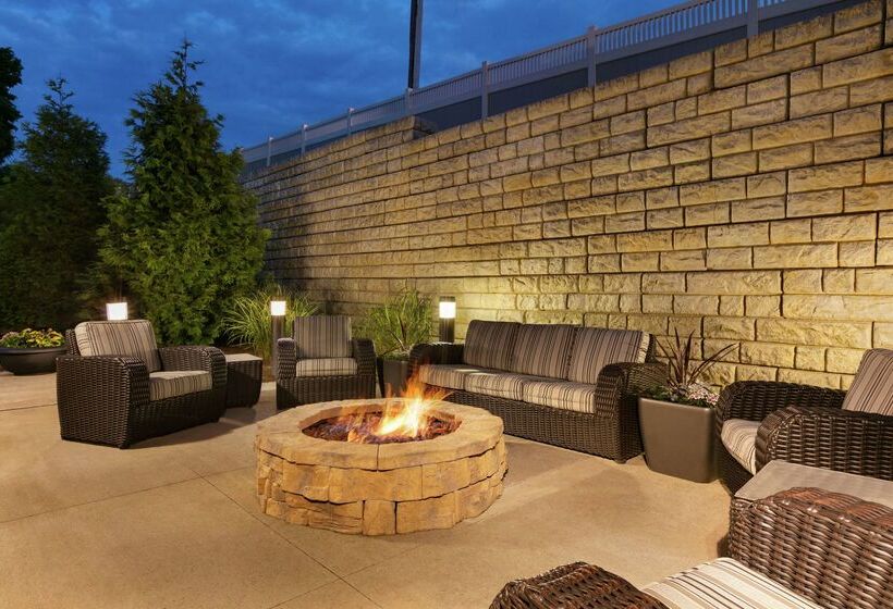 فندق Hampton Inn & Suites Parkersburg Downtown