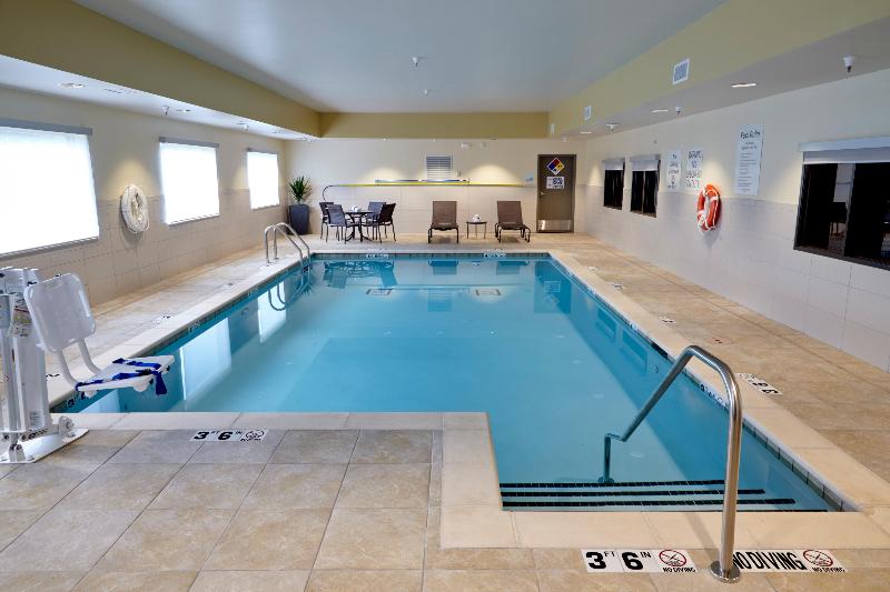 هتل Holiday Inn Express And Suites Tahlequah, An Ihg