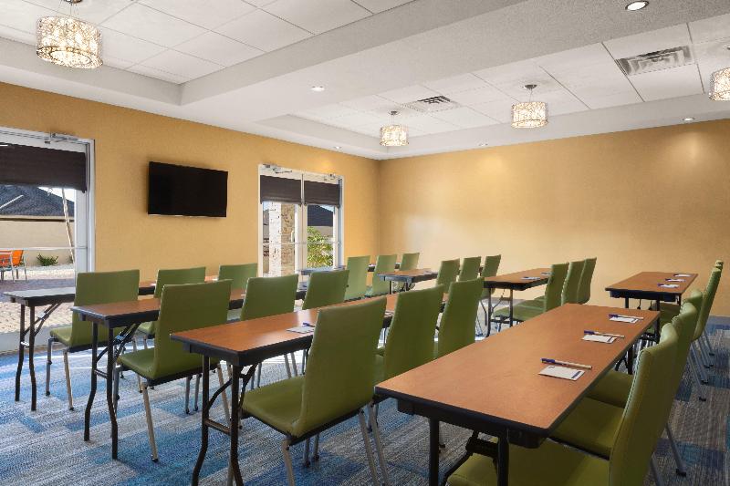 فندق Holiday Inn Express & Suites Edinburg  Mcallen Area, An Ihg
