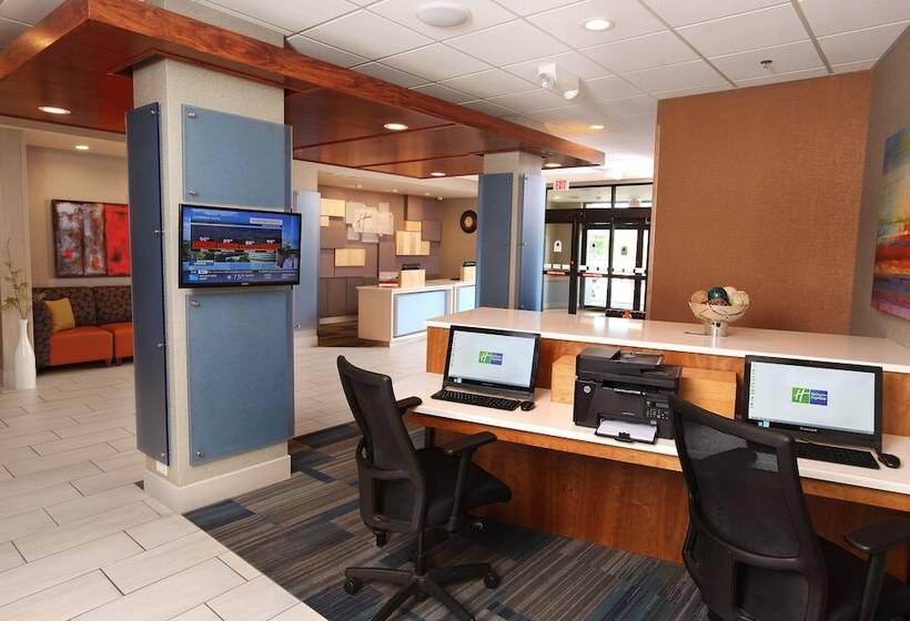 فندق Holiday Inn Express & Suites Omaha South Ralston Arena, An Ihg