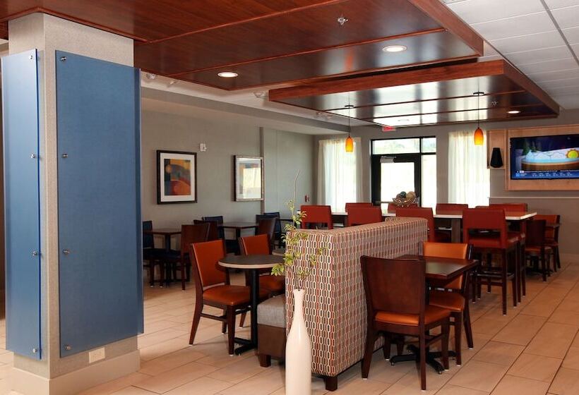 فندق Holiday Inn Express & Suites Omaha South Ralston Arena, An Ihg