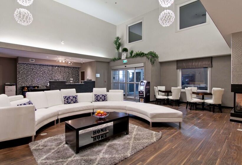 בית מלון כפרי Home Inn & Suites Regina Airport