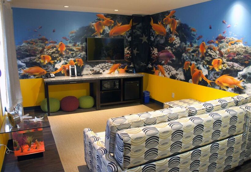 בית מלון כפרי Home Inn & Suites Regina Airport