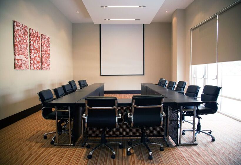 هتل Hyatt Place Gurgaon Udyog Vihar