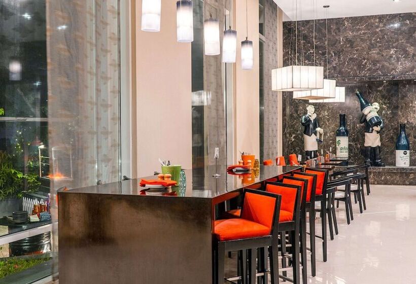 هتل Hyatt Place Gurgaon Udyog Vihar