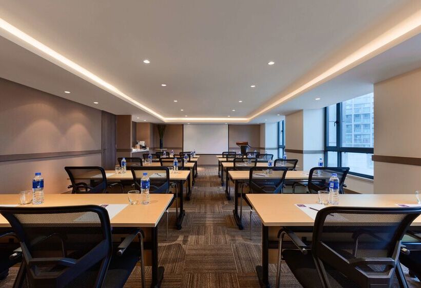 Отель Hyatt Place Shenzhen Dongmen