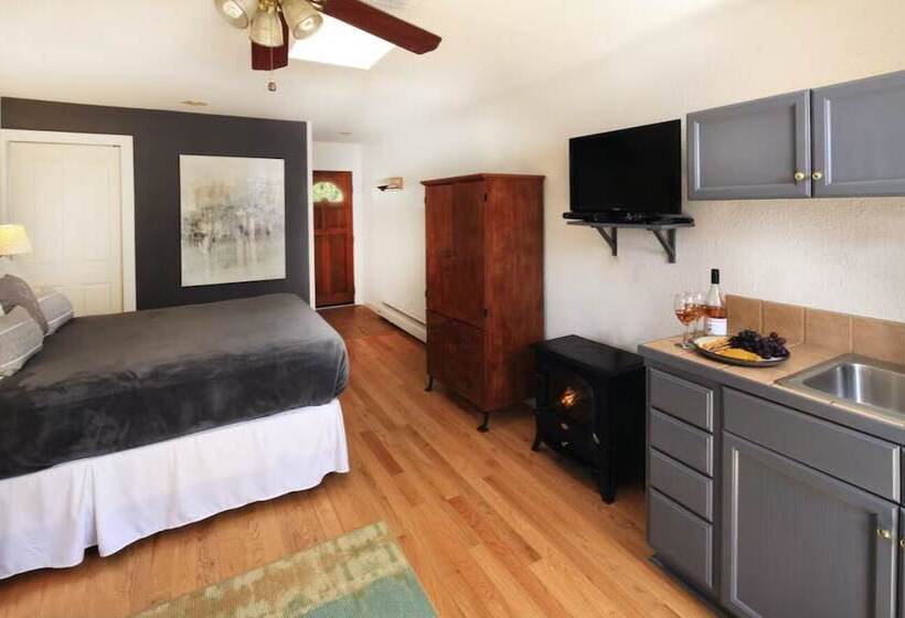 酒店 Inn On The Russian River