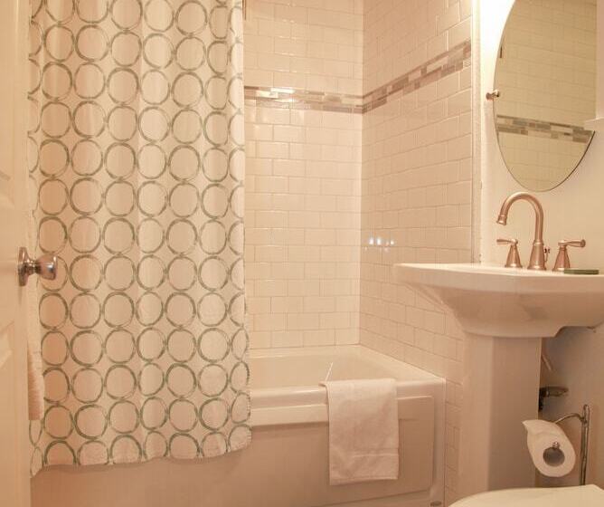 酒店 Inn On The Russian River