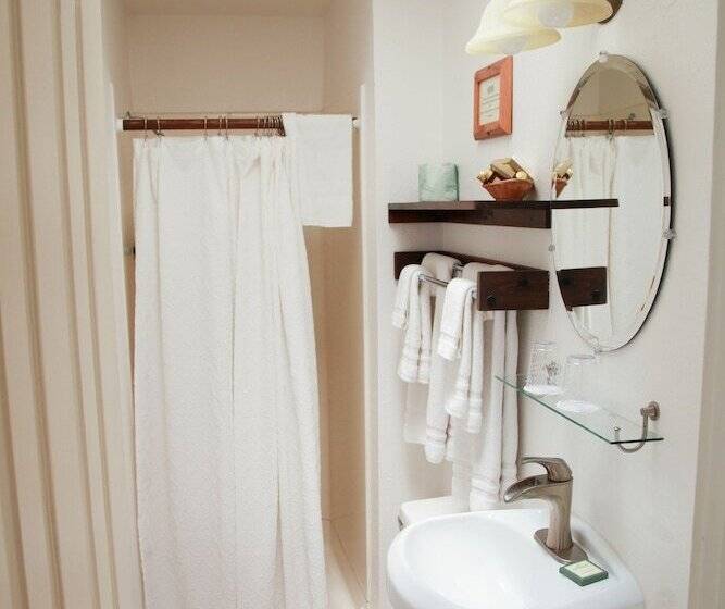 酒店 Inn On The Russian River